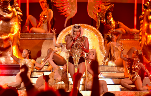 2018 MTV VMAs Performances: Nicki Minaj, Travis Scott, Ariana Grande, Logic & More