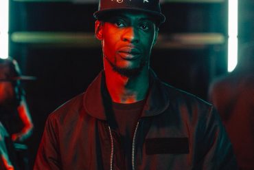 armzee wait a minute