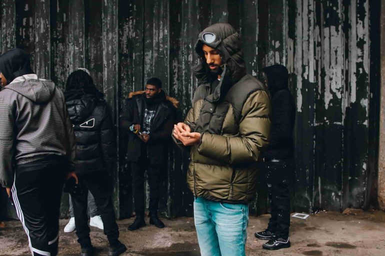 Flyo teams up with LD, RV and Youngs Teflon for "Hoodies, Gloves"