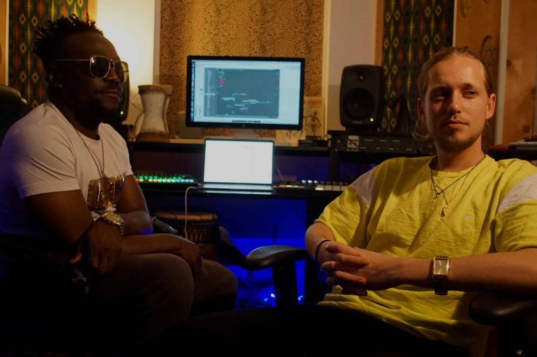 Tres, The Busy Twist