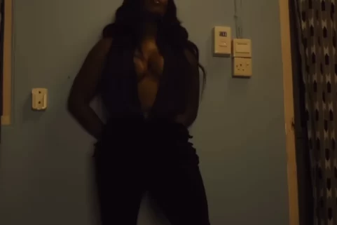 Amaarae Unveils Sleek New Single & Visual “Girlie Pop”