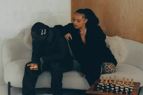 Kali Claire & Moelogo – How I Feel